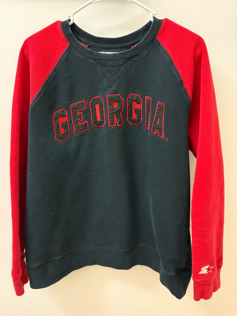 Starter College Vault sweatshirt Georgia Bulldogs Black & Red Raglan Sweatshirt - Picture 1 of 8